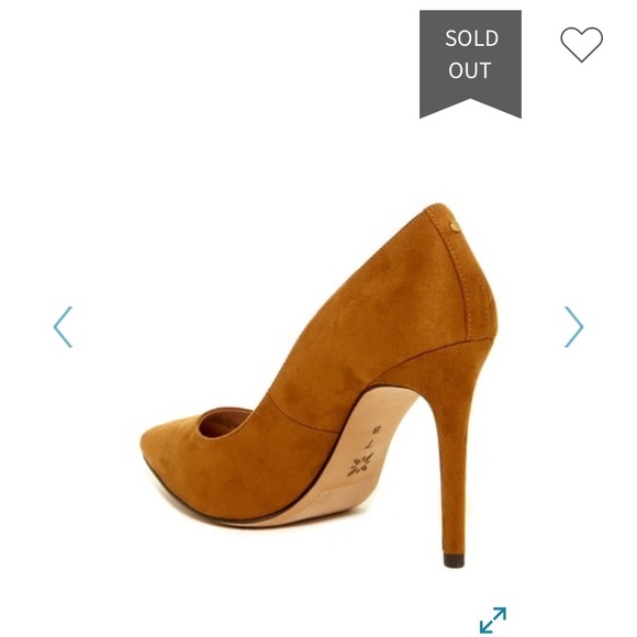 BCBG Heidi Dream Pumps - Picture 4 of 13